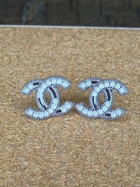 New White Pearl Double C Earrings Fashion Jewelry